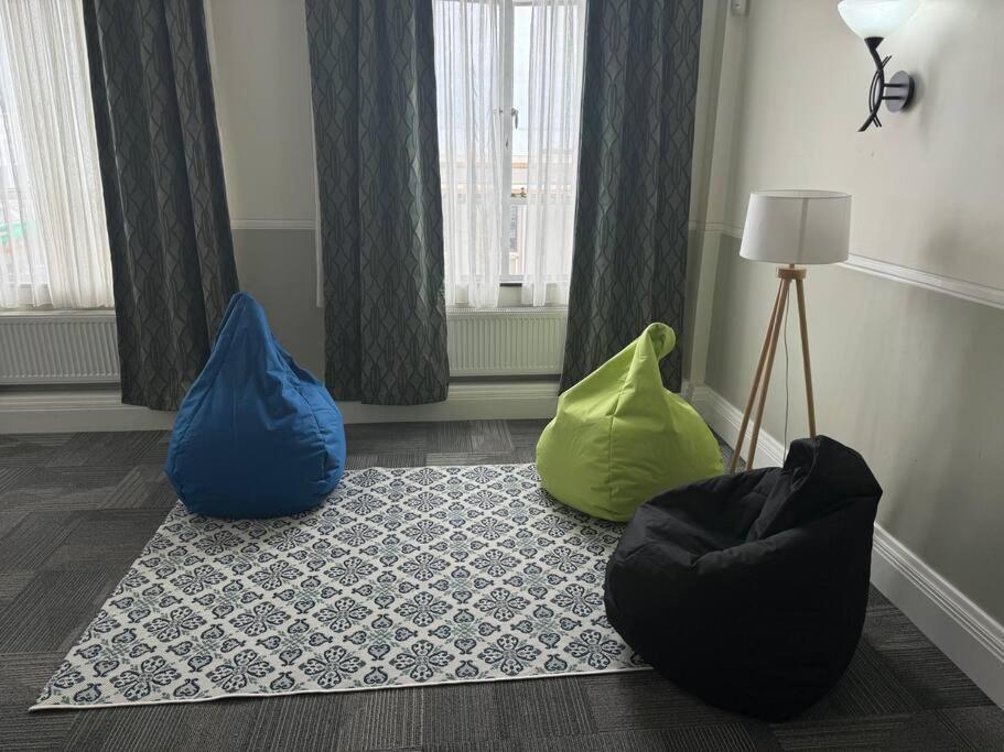 4 Large Bedroom Apartment In The City Hastings Ngoại thất bức ảnh