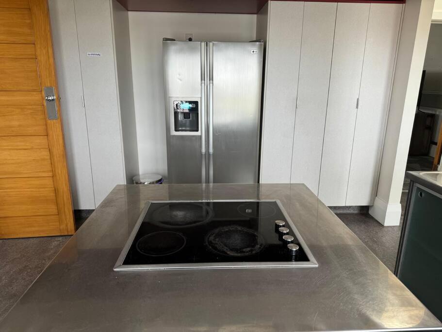 4 Large Bedroom Apartment In The City Hastings Ngoại thất bức ảnh