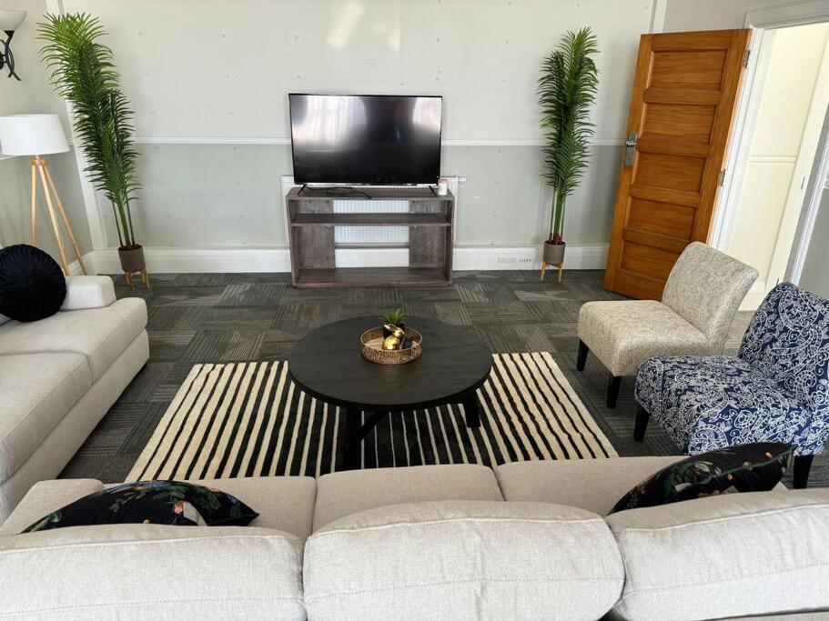 4 Large Bedroom Apartment In The City Hastings Ngoại thất bức ảnh