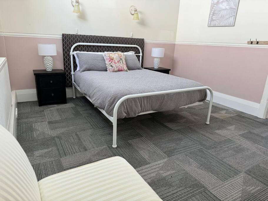 4 Large Bedroom Apartment In The City Hastings Ngoại thất bức ảnh