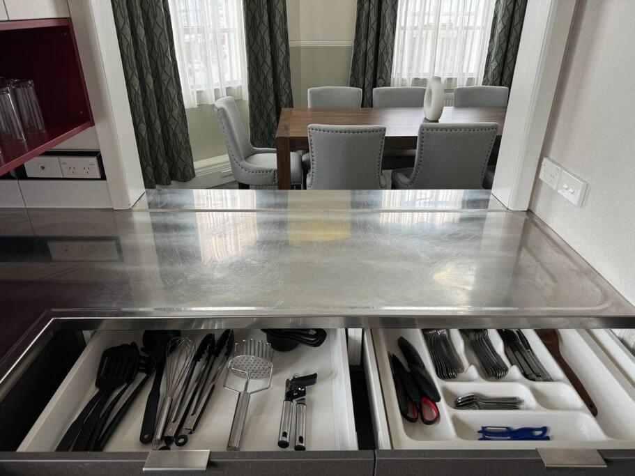 4 Large Bedroom Apartment In The City Hastings Ngoại thất bức ảnh