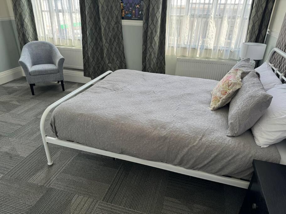 4 Large Bedroom Apartment In The City Hastings Ngoại thất bức ảnh