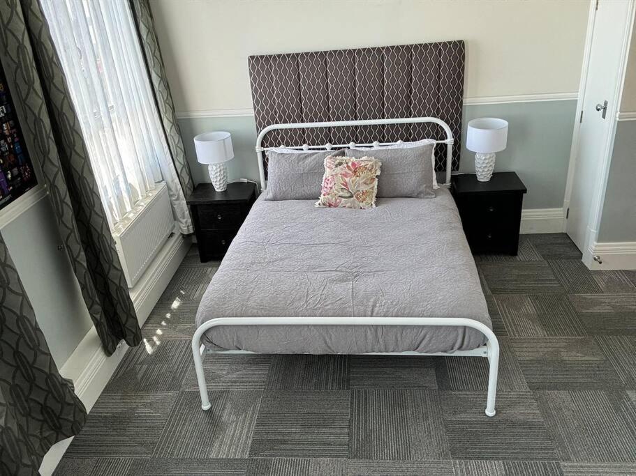 4 Large Bedroom Apartment In The City Hastings Ngoại thất bức ảnh